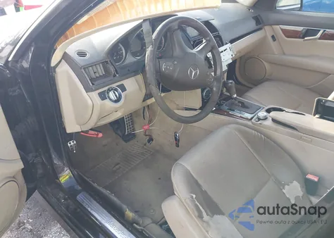 2011 Mercedes-Benz C 300 Luxury/Sport из США, поврежденный, VIN WDDGF5EB6BA525023